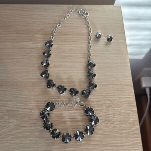 Stella and Dot jewelry set